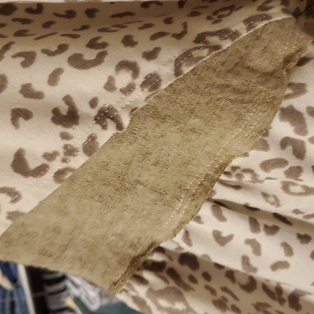 Leopard Top - Picture 3 of 3